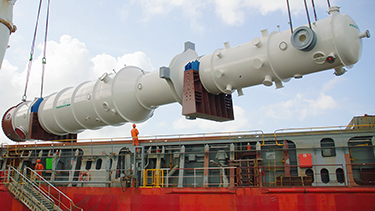 Liquefied natural gas (LNG) heat exchanger